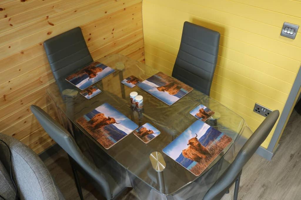 Glampods Glamping Pod - Meet Highland Cows And Sheep Elgin Villa Luaran gambar