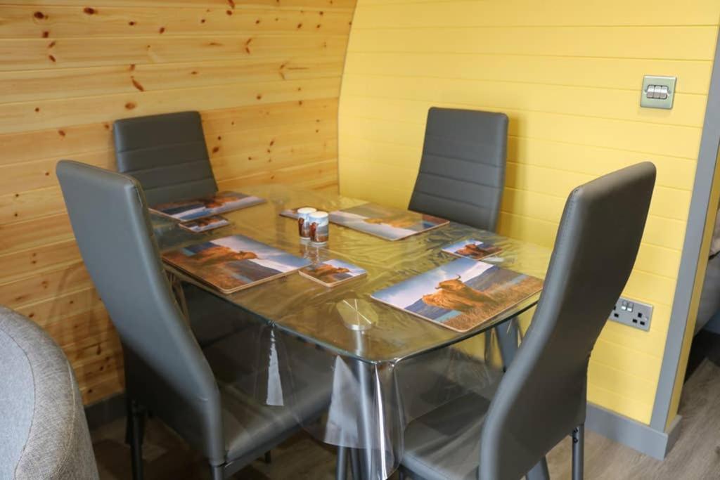 Glampods Glamping Pod - Meet Highland Cows And Sheep Elgin Villa Luaran gambar